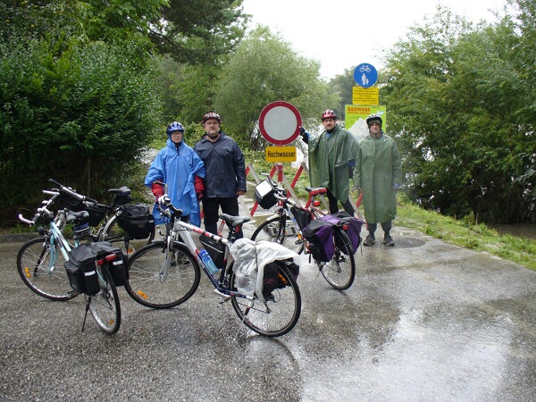 Z�kaz vjezdu! Oblast je pod vodou.