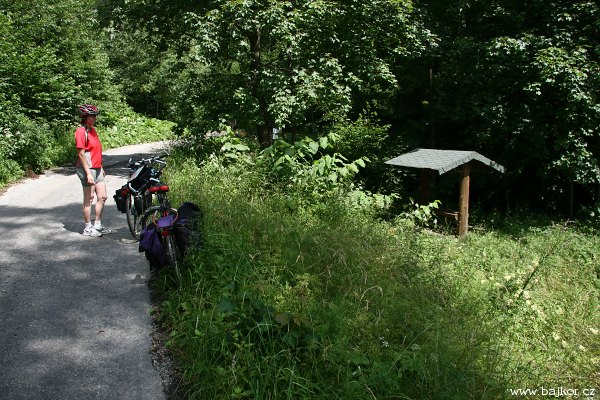 Na konci Radvanova je odpo��vka v kop�iv�ch