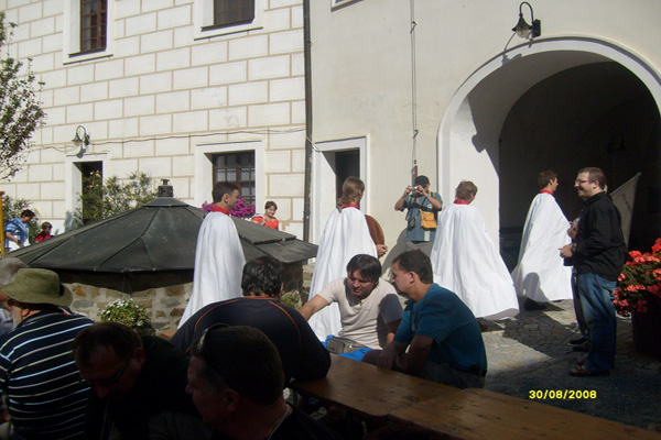 Slavnostn� zah�jen� dne otev�en�ch sklep� v �ejkovic�ch