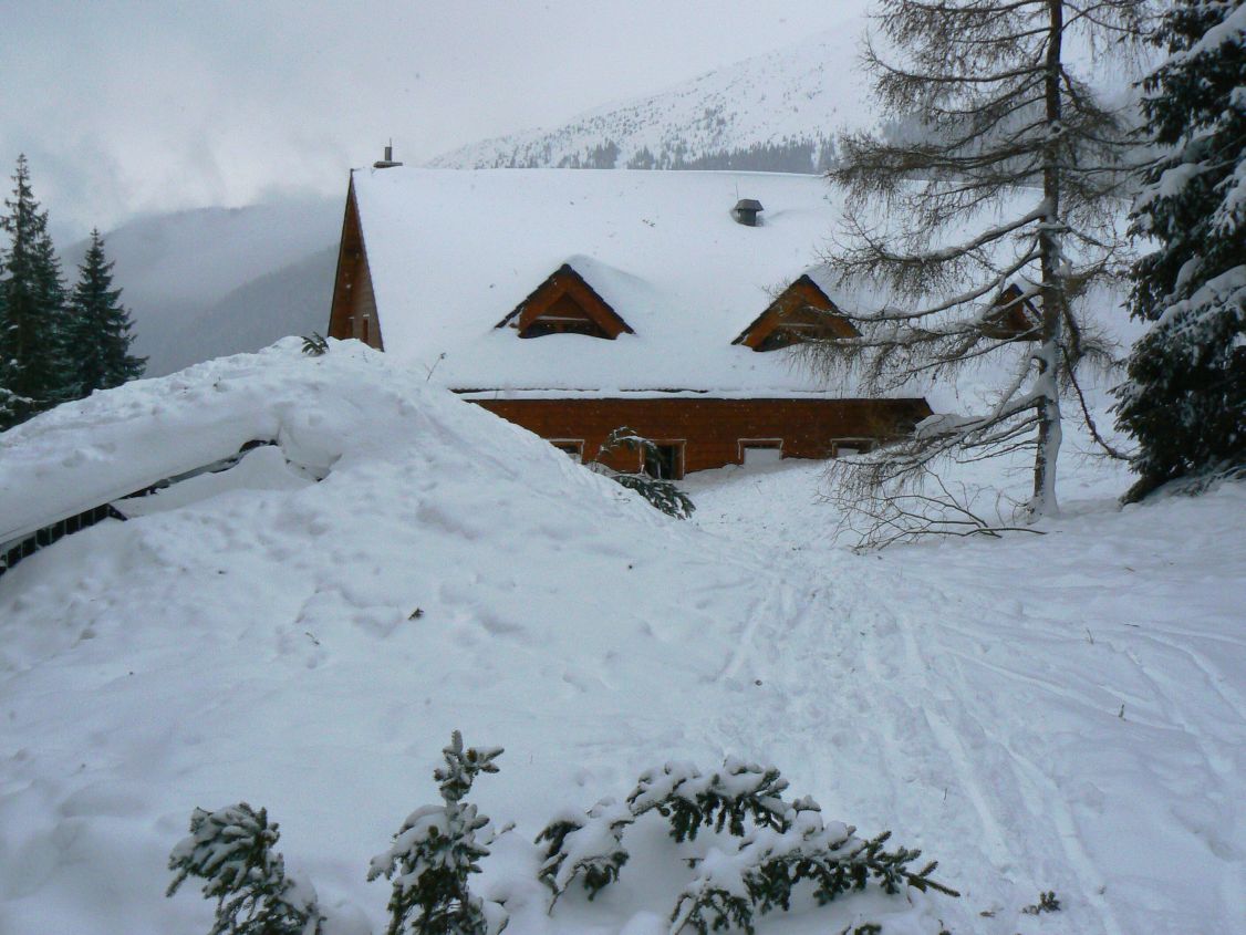 Lavina smetla t�m�� v�e!