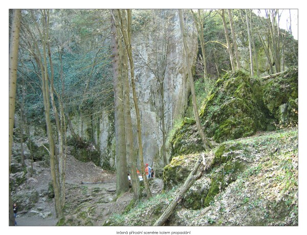 P�r foto z turistiky v Moravsk�m krasu