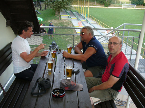 V �ejkovic�ch - posezen� u h�i�t�