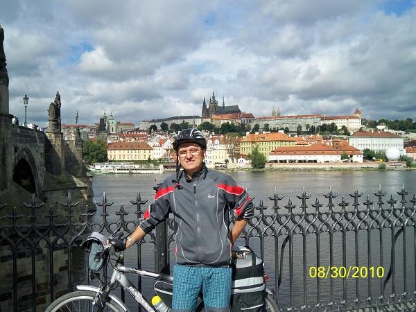 Na kole s br�chou do Hamburgu