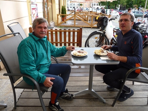 Na kole s br�chou do Hamburgu