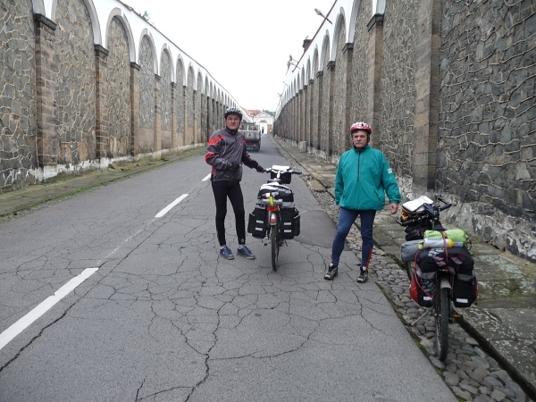 Na kole s br�chou do Hamburgu