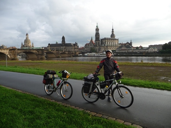 Na kole s br�chou do Hamburgu