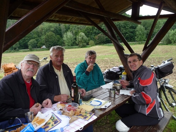 Na kole s br�chou do Hamburgu