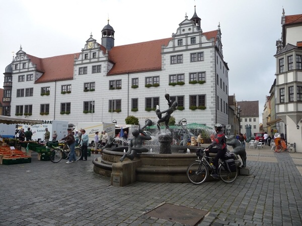 Na kole s br�chou do Hamburgu