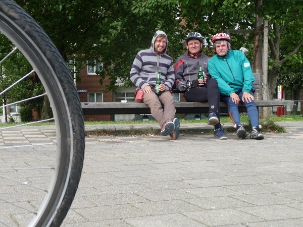 Na kole s br�chou do Hamburgu