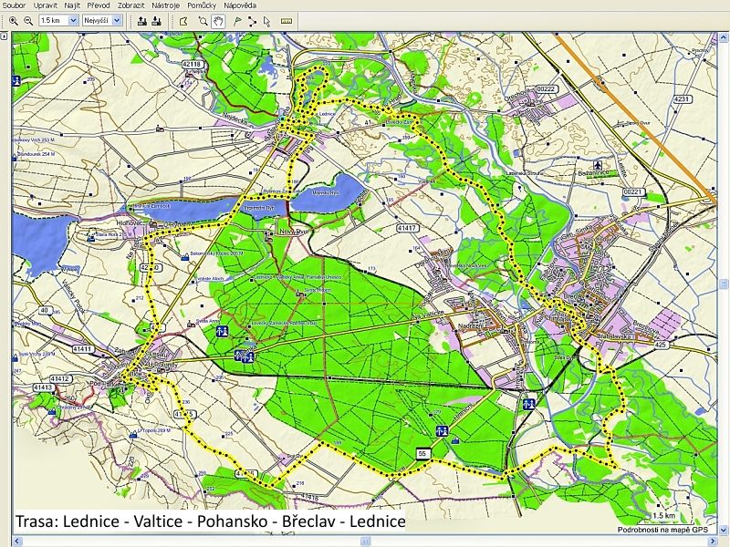 Na kole kolem vinohrad�