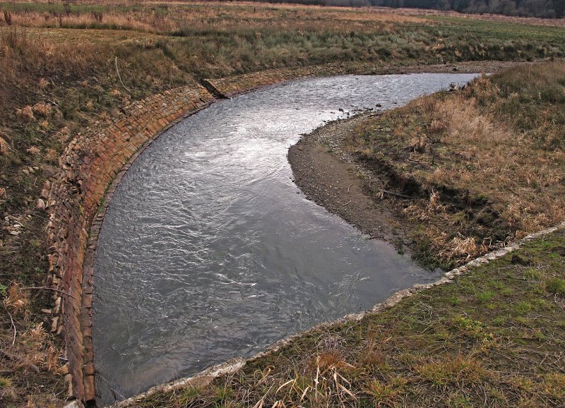 Horn� ��st n�dr�e je bez vody