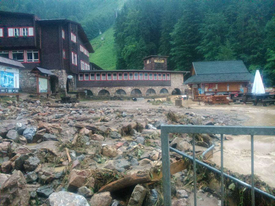 Stolet� povode� se prohnala Vr�tnou dolinou