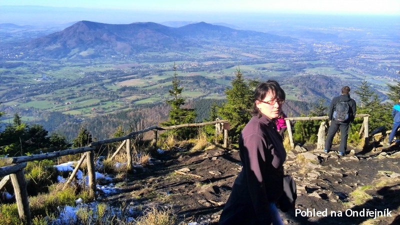 V�stup je t�k�