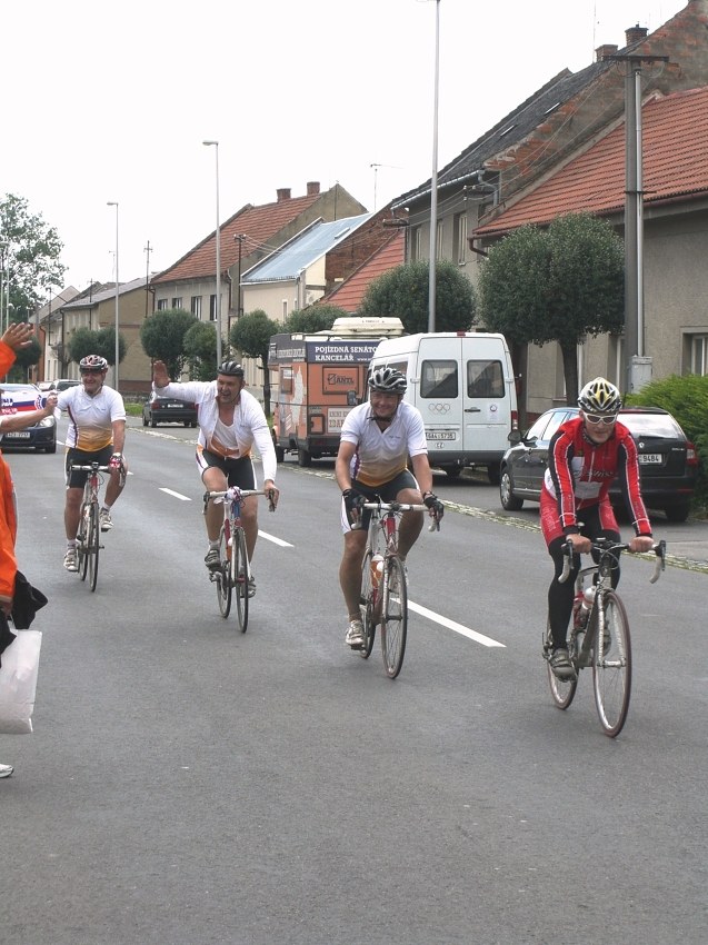 Z T�ince do Prahy na kolech