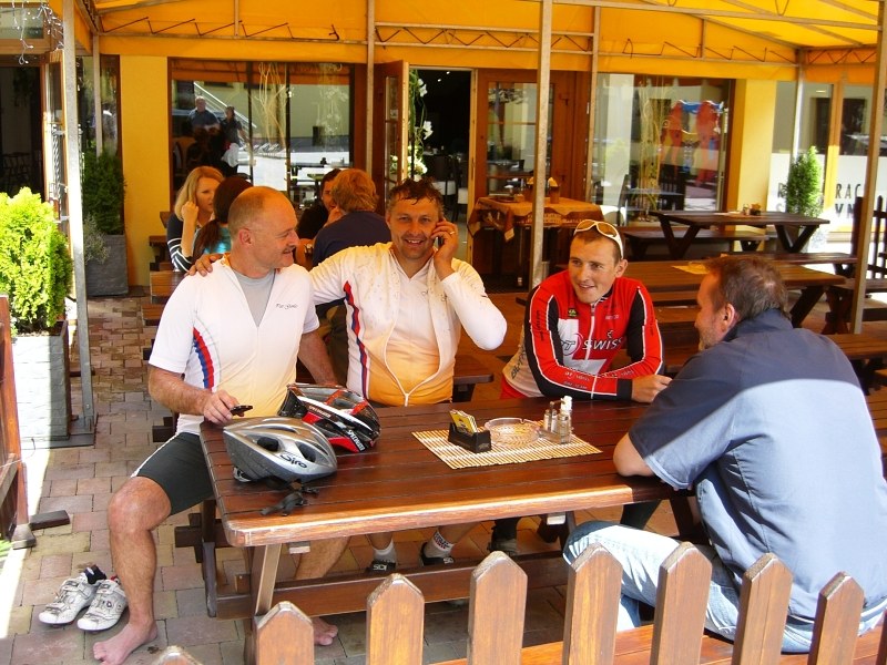 Z T�ince do Prahy na kolech